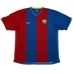 Alternative view of Ronaldinho #10 Retro Barcelona Home Jersey 2006/07