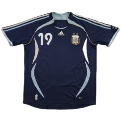 Alternative view of Messi #19 Retro Argentina Away Jersey World Cup 2006